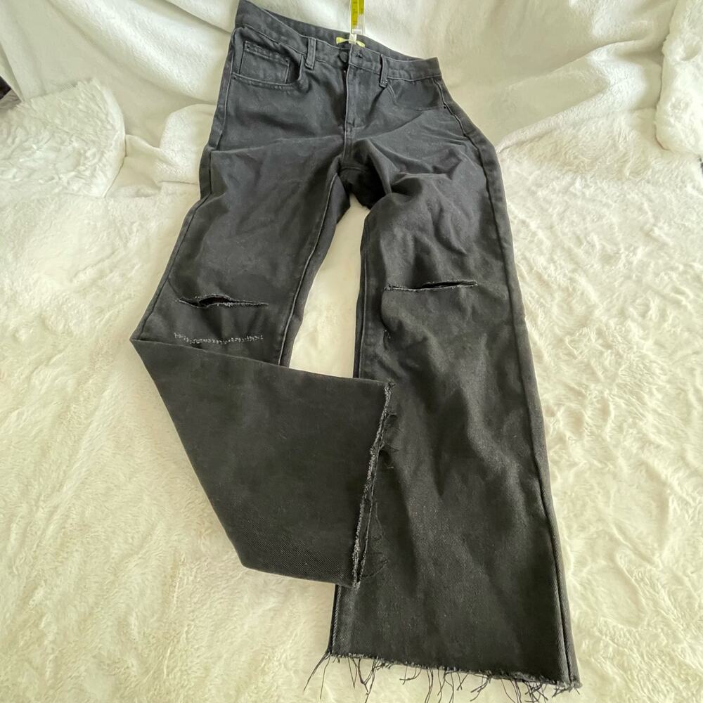 NWT new Gianni Bini Black Wide Leg distressed hem Jean size 29